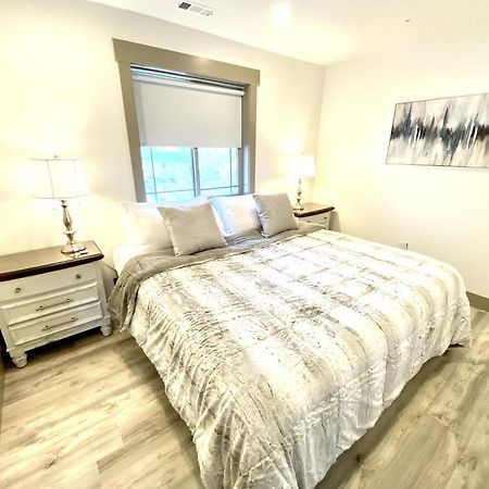The Raspberry Garden Hotel Rexburg Room photo